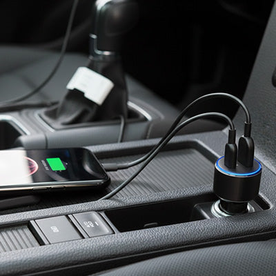 Chargeur allume cigare  charge simultanément deux smartphones 
