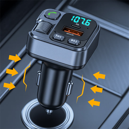 FM transmetteur bluetooth branché sur allume-cigare avec charge rapide USB et appels mains libres
