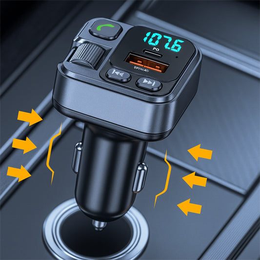 FM transmetteur bluetooth branché sur allume-cigare avec charge rapide USB et appels mains libres