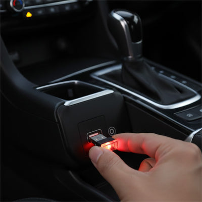 led interieur voiture rouge branché sur port USB