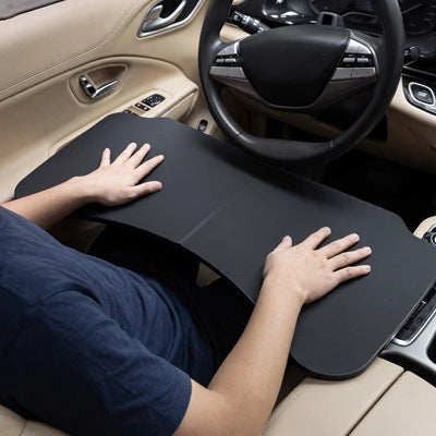 Plateau pour voiture installé sur le siège conducteur