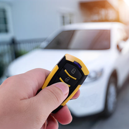 Sirène alarme pour voiture activé  via télécommande devant voiture stationnée