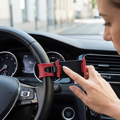 Support telephone voiture fixé au volant pour maintenir smartphone 
