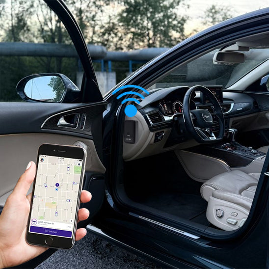 Traceur GPS Voiture installé activé localisé sur smartphone